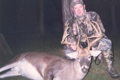 Shiloh Spurs member Rick Sotiropoulos with his archery 2005 trophy buck.